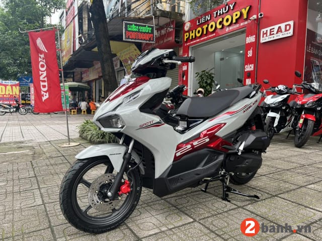 Air Blade 125 2025 bản thể thao với phối màu xám đỏ đen