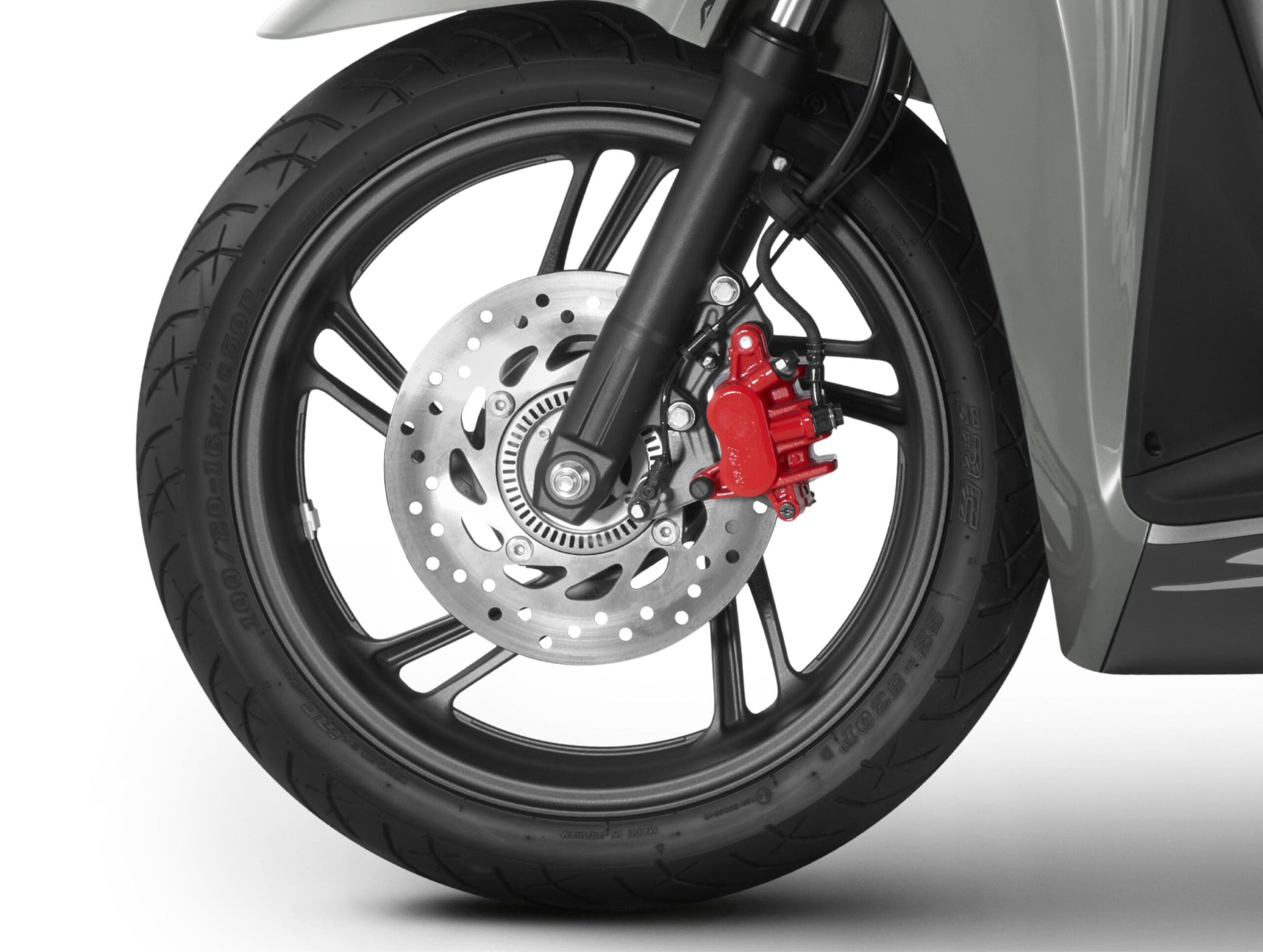Bánh xe vành đúc 16 inch của Honda SH 125i