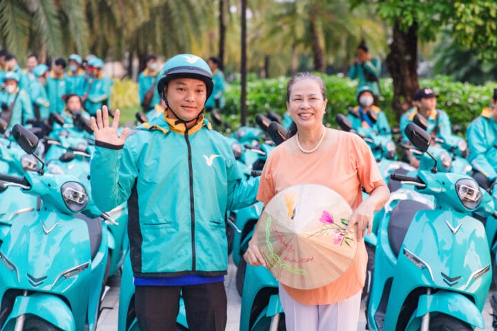 Biểu đồ giá cước Xanh SM Bike hiển thị chi tiết phí khởi hành và phí theo kilomet cho dịch vụ xe máy điện
