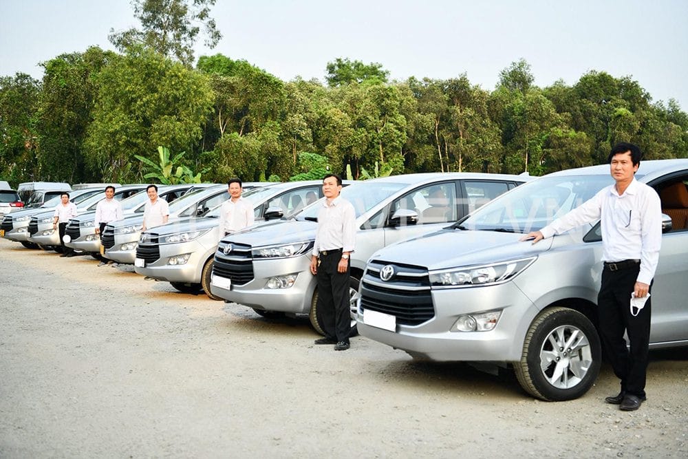 Cách đặt và hủy dịch vụ cho thuê xe 4, 7 chỗ có người lái