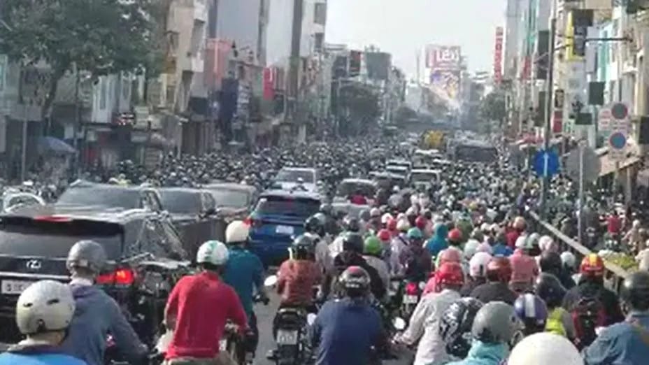 Cảnh kẹt xe kéo dài ở các tuyến đường lân cận