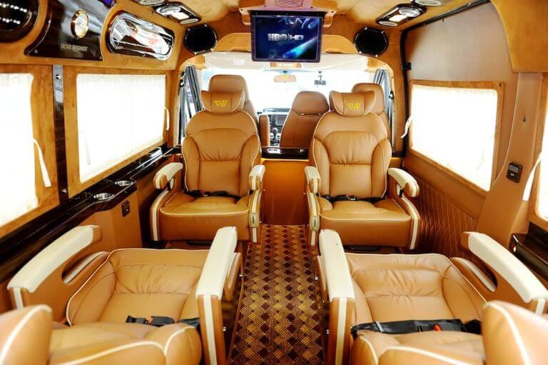 Cửa Ông Limousine VIP với ghế hạng thương gia