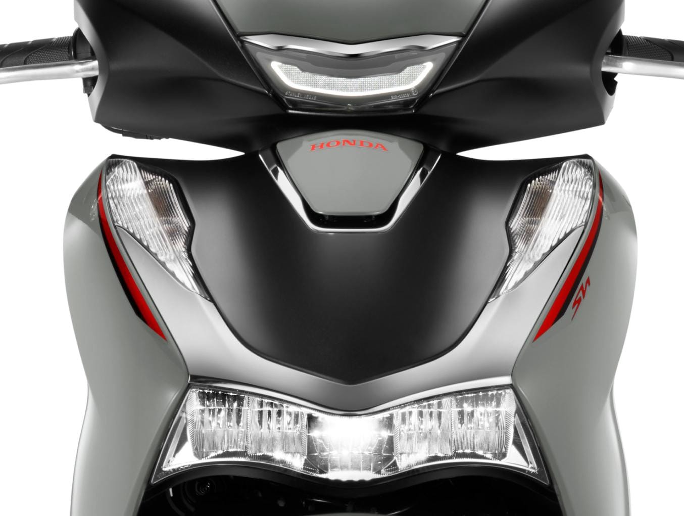 Đèn chiếu sáng phía trước LED của Honda SH 125i luôn bật sáng