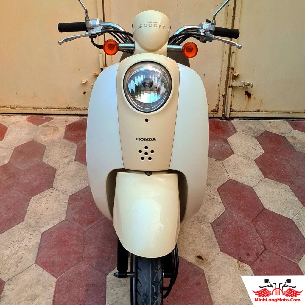 Đèn pha bán cầu của Honda Scoopy 50cc