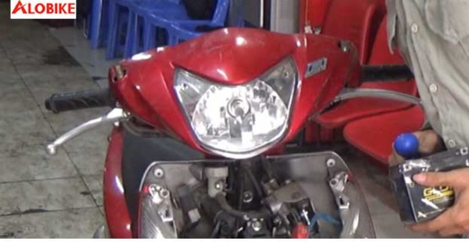Dịch vụ cứu hộ ắc quy xe máy Alobike tại Hà Nội