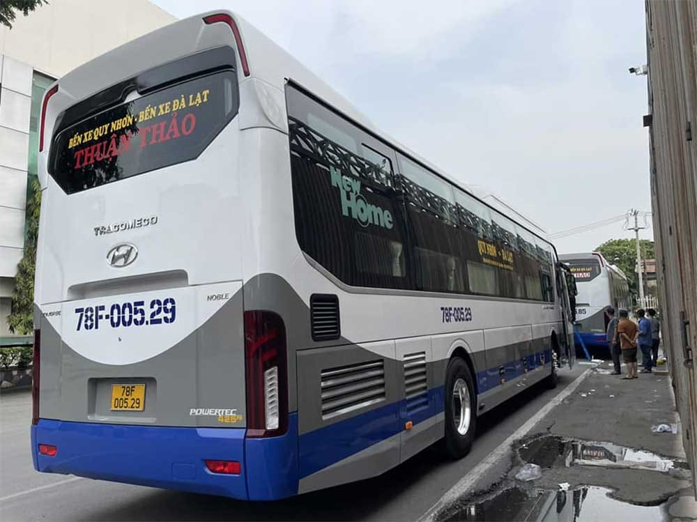 Đội xe Thuận Thảo vận chuyển hành khách trên các tuyến đường trọng điểm, tiện lợi cho việc đặt vé xe Thuận Thảo.