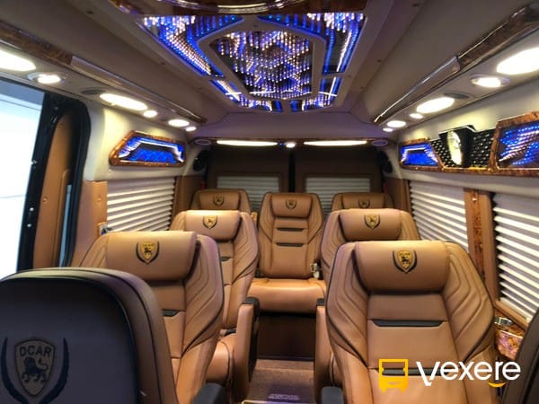 Dòng xe Limousine 9 chỗ của Hoàng Vũ phục vụ tuyến đường Sài Gòn