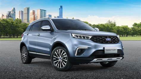 Ford Territory màu trắng, mẫu xe SUV 5 chỗ gầm cao, thể hiện sự năng động và hiện đại.