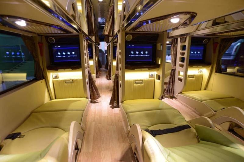 Giường nằm sang trọng trên xe Long Vân Limousine 33 phòng đi Đà Lạt