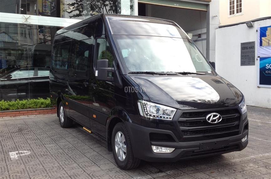 Góc nhìn bên hông của dòng xe 16 chỗ Hyundai Solati, một lựa chọn đáng cân nhắc khi cần thuê xe 16 chỗ Quy Nhơn.