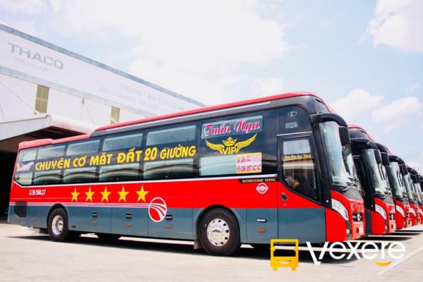 Hành khách thư giãn trên xe khách Tuấn Nga tuyến Sài Gòn - Hà Tiên với nội thất tiện nghi