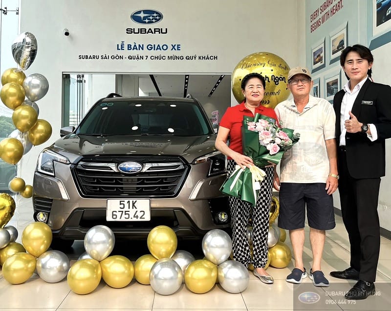 Hình ảnh giao xe Subaru Forester cho khách hàng