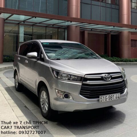 Hình ảnh xe 7 chỗ hiện đại phục vụ chuyến đi Bình Dương Vũng Tàu