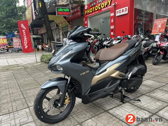 Honda AB 125 mới nhất 2025 phiên bản đặc biệt màu xanh đen vàng