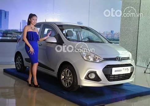 Hyundai Grand i10 đời cũ màu đỏ đang được rao bán với giá tốt