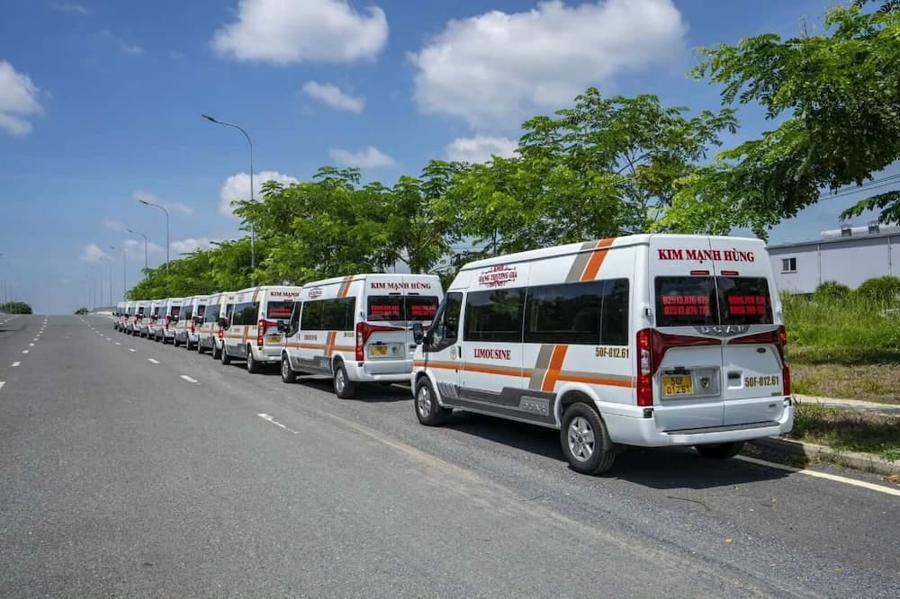 Khách hàng đặt vé tại Kim Mạnh Hùng bằng nhiều hình thức linh hoạt