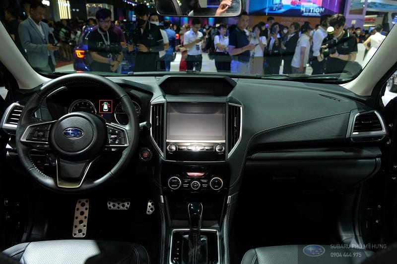 Khoang lái tiện nghi của Subaru Forester 5 chỗ