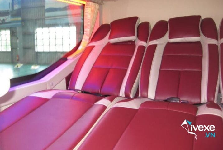 Khoang nội thất xe giường nằm 44 chỗ của nhà xe Việt Thắng, nơi hành khách có thể liên hệ số điện thoại xe khách Việt Thắng để đặt vé.