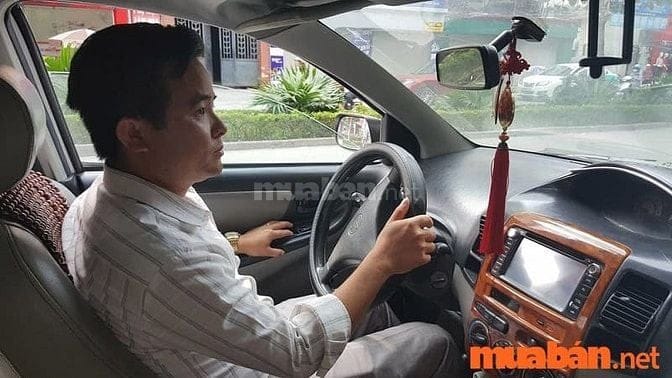 Lái xe riêng cao tuổi tận tâm, đảm bảo sự an toàn và uy tín cho khách hàng