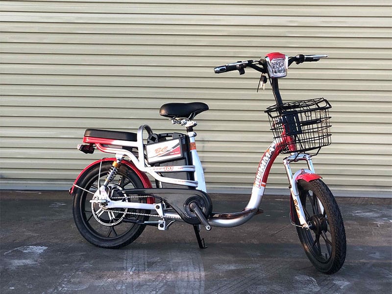Mẫu xe đạp điện BCB 101 màu đen với khung chắc chắn, lựa chọn tốt khi mua xe đạp điện giá 7 triệu.