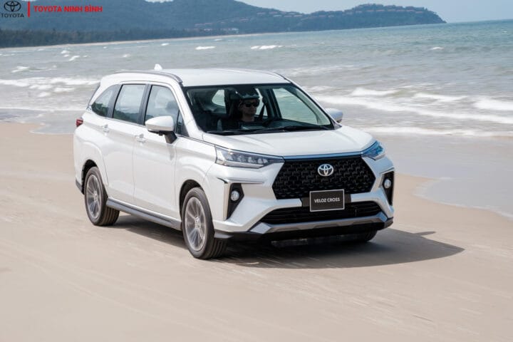 Mẫu xe MPV Toyota Veloz Cross tiện nghi, hiện đại