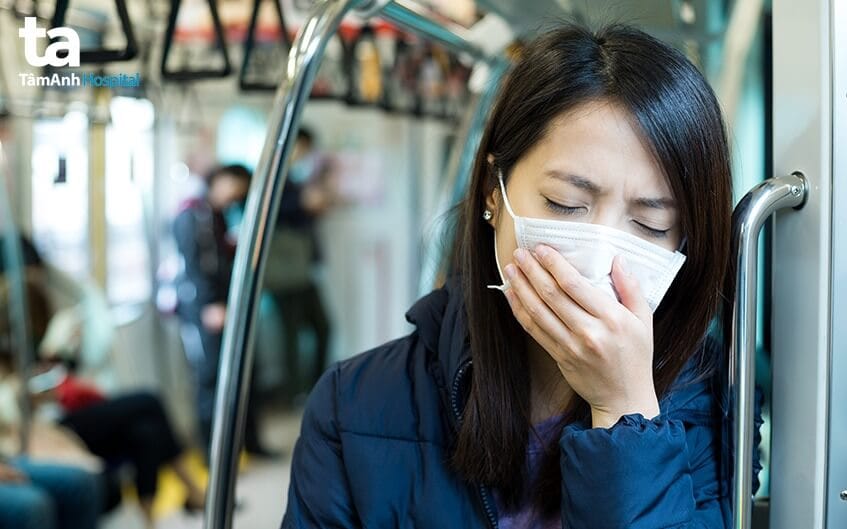 Người bị say tàu xe biểu hiện mệt mỏi, nôn ói khi di chuyển.