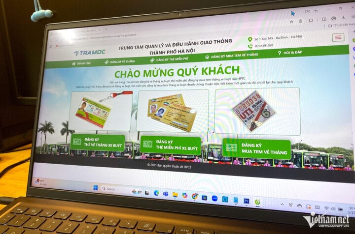 Người dân đăng ký làm thẻ xe buýt miễn phí online tiện lợi