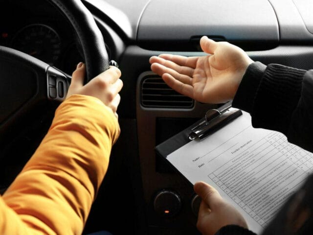 Người lái xe ô tô tham gia giao thông sau khi hoàn tất khóa học bằng lái xe B2