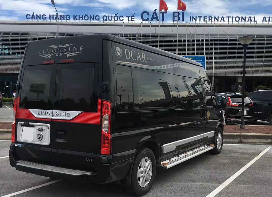 Nội thất sang trọng trên xe Limousine Tiến Vượng