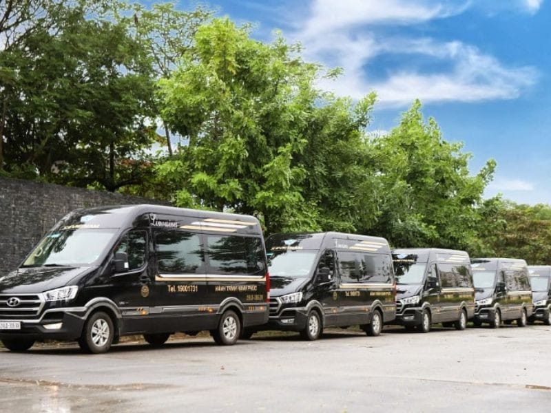 Nội thất sang trọng và thoải mái của xe Bình An Limousine trên tuyến Nam Định Hà Nội.