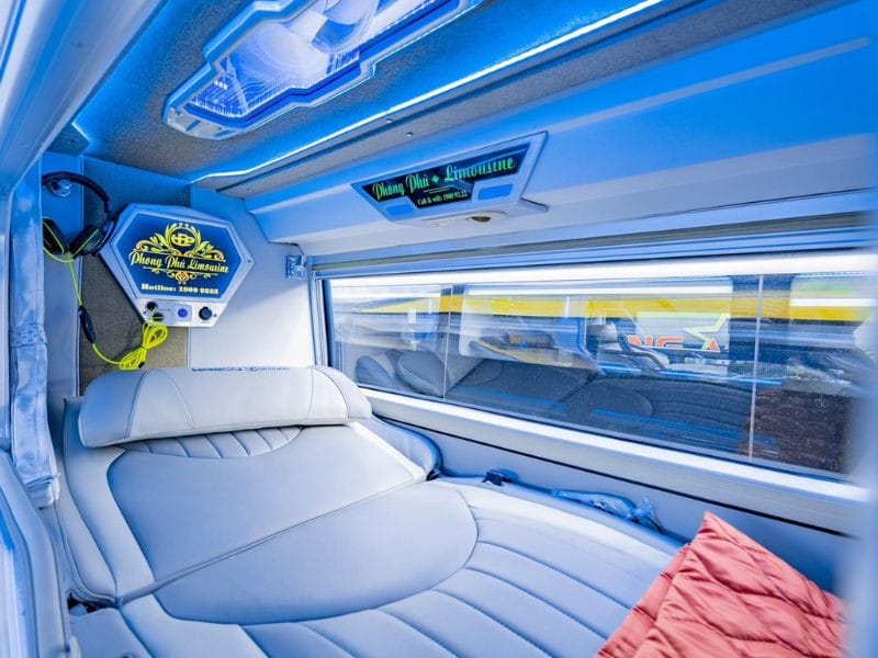 Nội thất xe giường nằm cao cấp của Nhà xe Phong Phú
