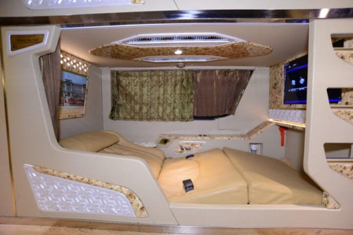 Nội thất xe giường nằm Long Vân 22 cabin đi Đà Lạt với thiết kế hiện đại