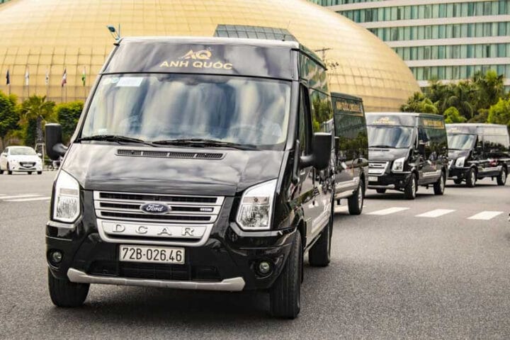 Nội thất xe Limousine cao cấp tiện nghi phục vụ chuyến đi sân bay Vũng Tàu