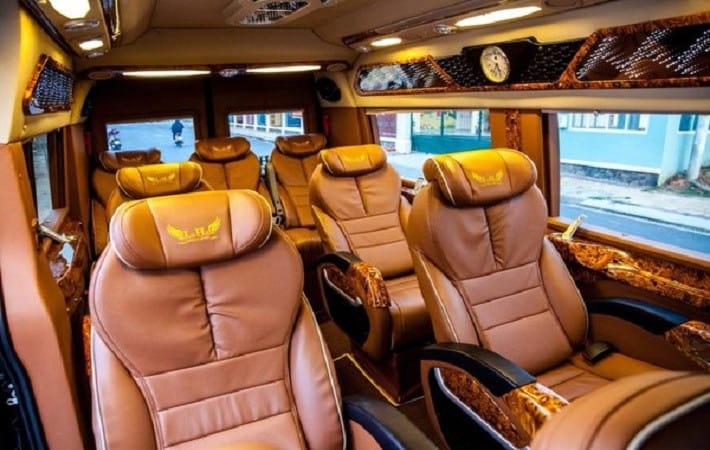 Nội thất xe limousine Ngọc Tuyết sang trọng tiện nghi