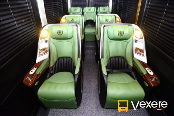 Nội thất xe limousine rộng rãi