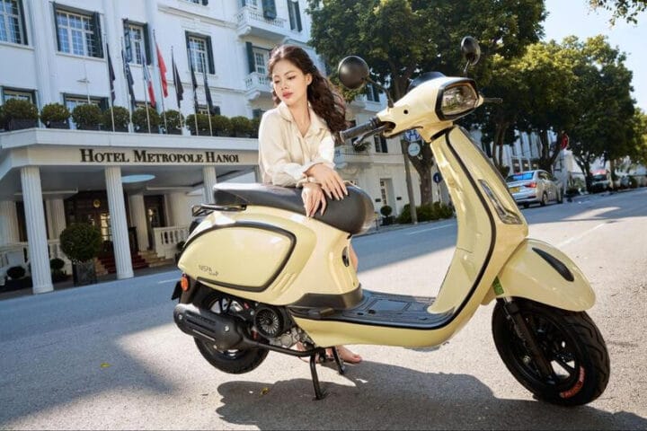 OSAKAR Nispa Viva P - mẫu xe máy 50cc cho học sinh cấp 3 với thiết kế thanh lịch và màu sắc pastel