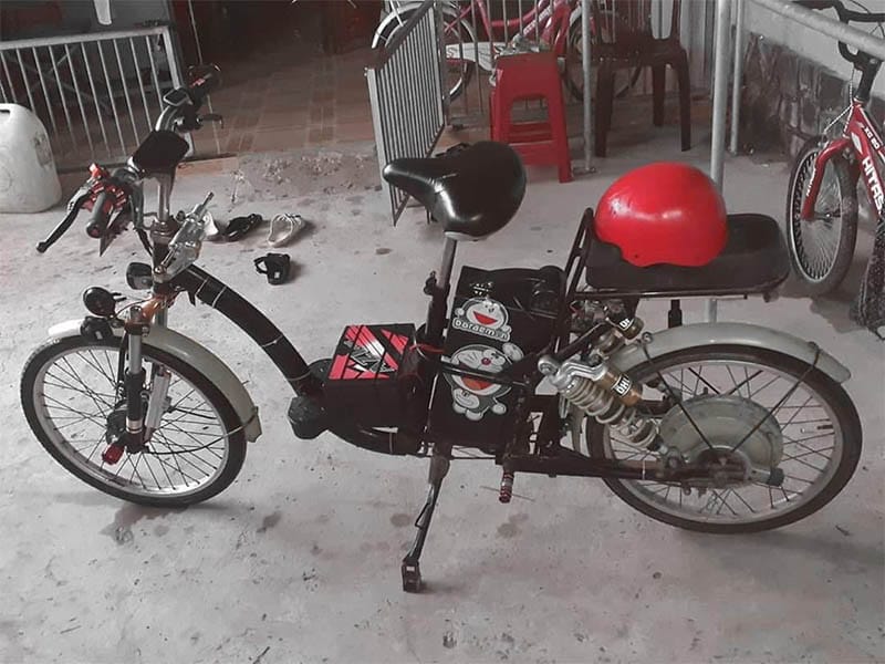 Pega điện độ cá tính với tem dán độc đáo