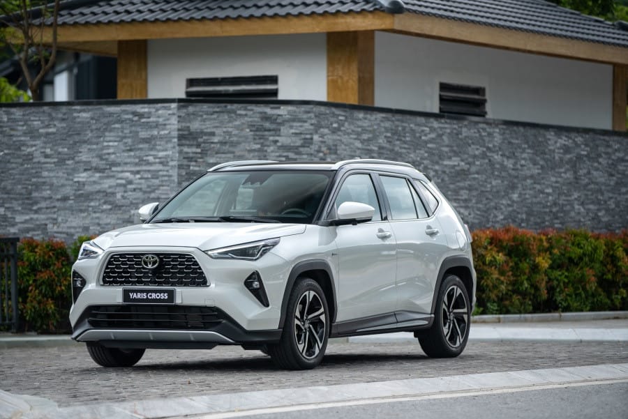 Phần đuôi xe Toyota Yaris Cross màu trắng