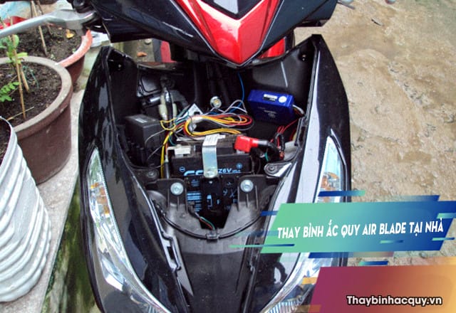 Quy trình tháo lắp bình ắc quy xe Air Blade
