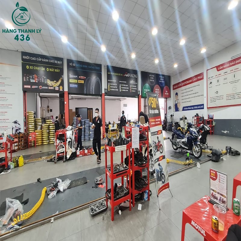 Shop 2Banh trưng bày linh kiện xe máy cũ nhập khẩu