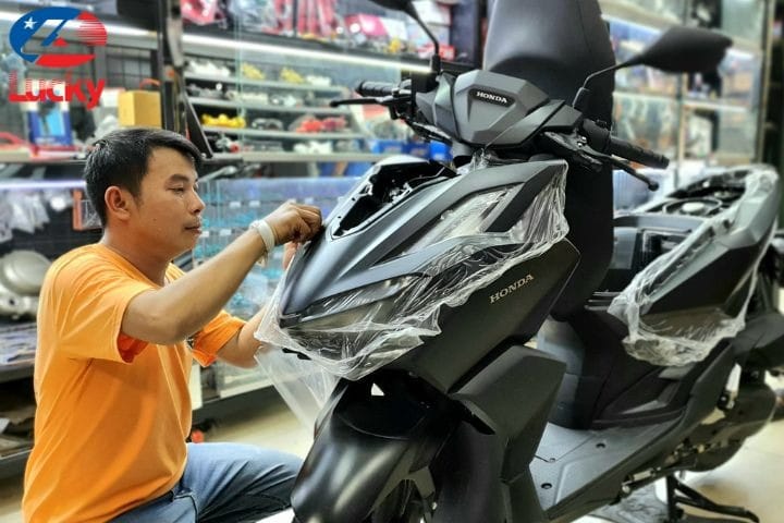 So sánh các loại dán chống xước xe máy