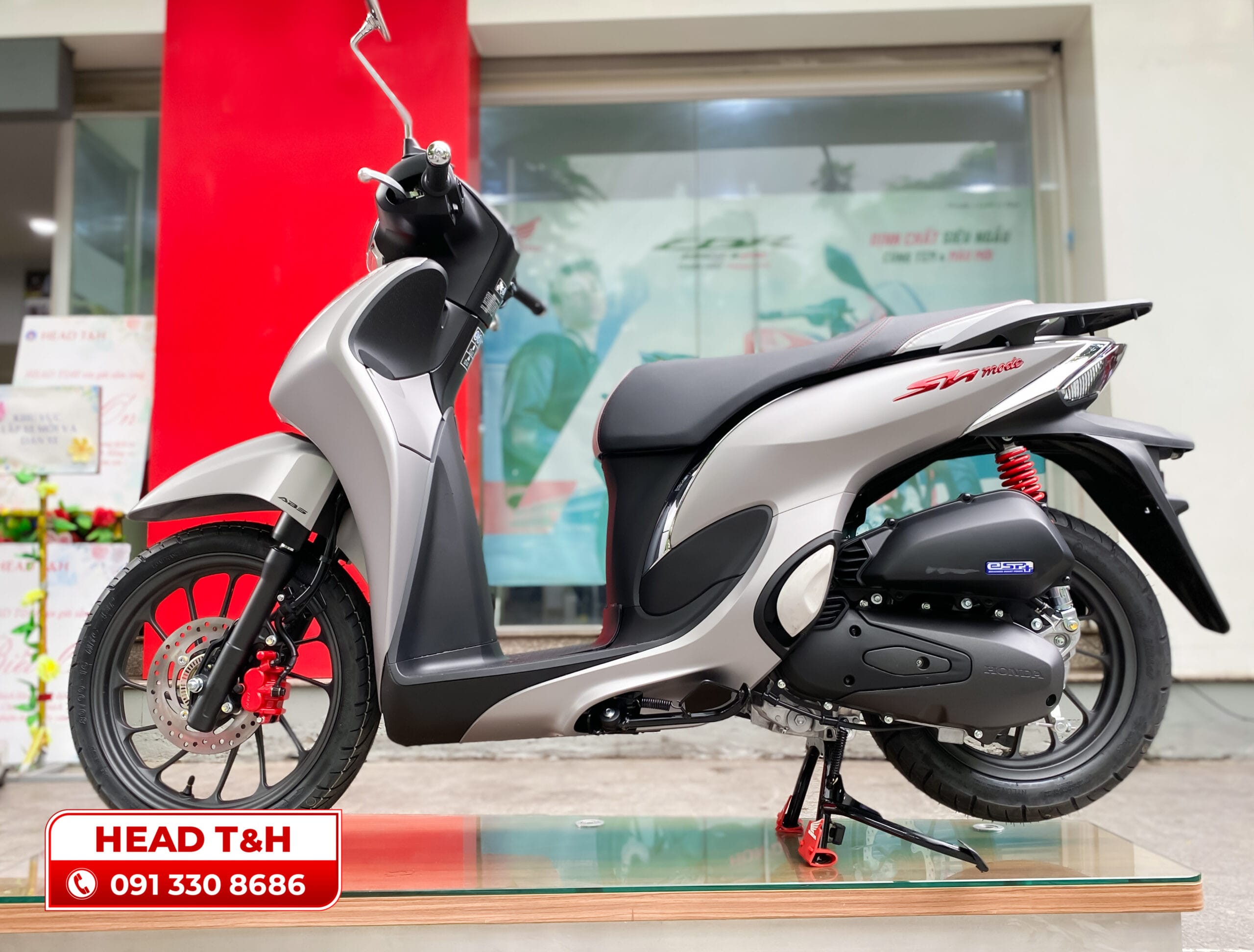 Thân xe SH Mode 125 với thiết kế chữ S mềm mại