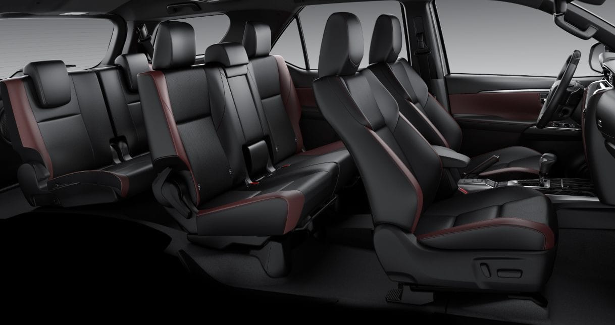 Thiết kế nội thất tiện nghi của xe Toyota 7 chỗ Fortuner