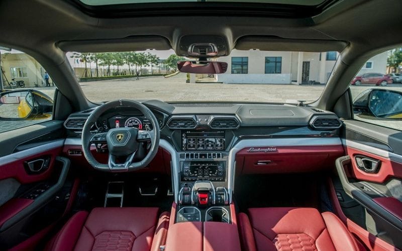 Tiện nghi trong Lamborghini Urus xứng đáng từng đồng