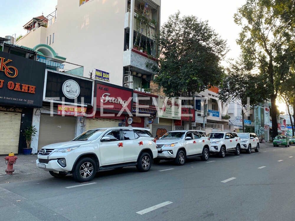 Tìm hiểu các dịch vụ cho thuê xe 4, 7 chỗ giá rẻ tại TP.HCM theo tháng
