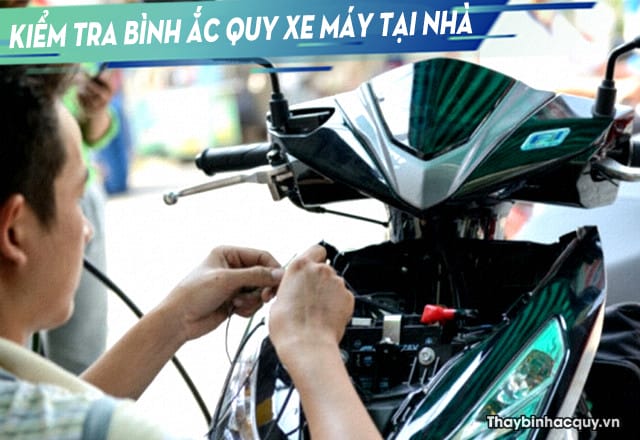 Vị trí bình ắc quy xe Air Blade dưới mặt nạ trước