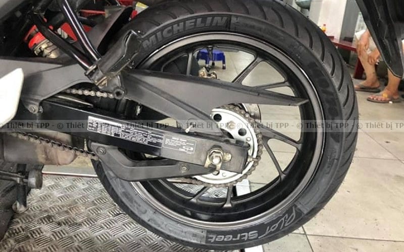 Vỏ xe máy không ruột bền bỉ mang lại nhiều ưu điểm cho người dùng