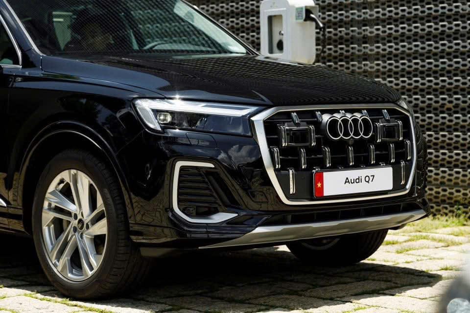 Xe Audi giá bao nhiêu - Audi Q7 Lưới tản nhiệt Singleframe