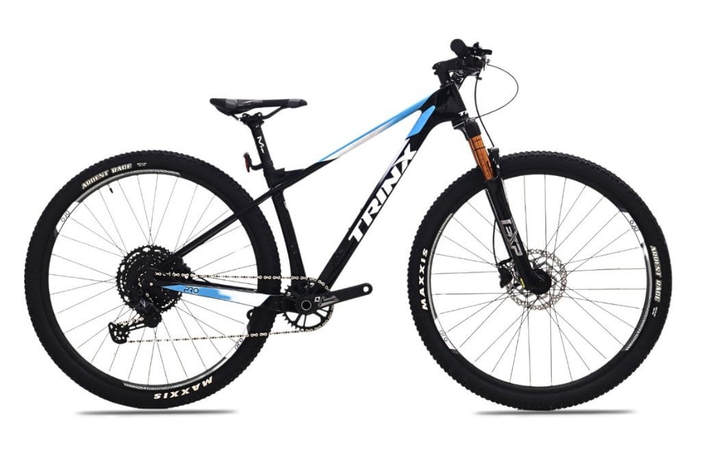 Xe đạp địa hình MTB TrinX V1000 Pro sử dụng bánh xe bám đường tốt