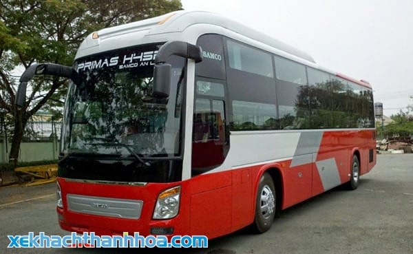 Xe khách Hoàng Phương Ngọc Lặc hiện đại chờ đón khách